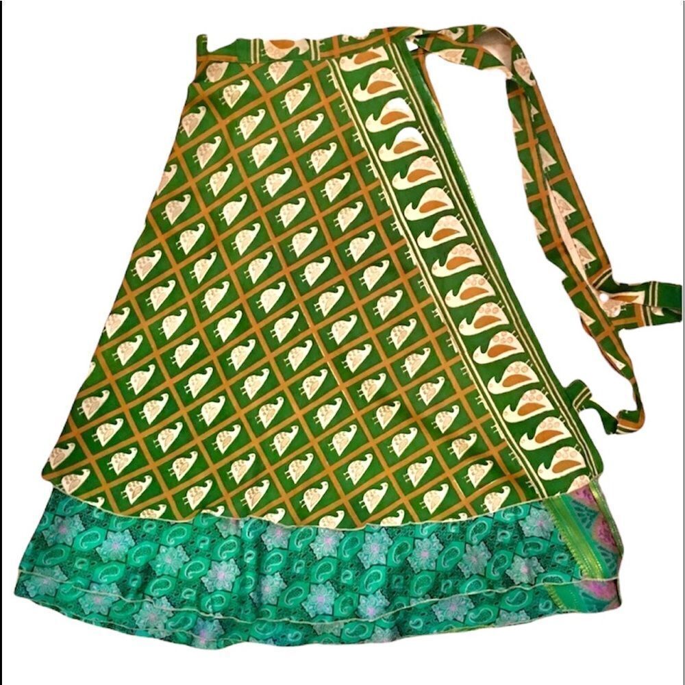 Silky Satin Reversible Layer Tiered Wrap Multi Pa… - image 1